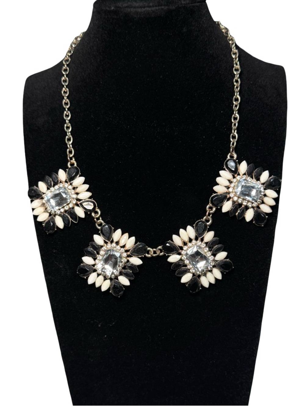 🖤🤍 Black and White Statement Necklace Crystal Flower Jeweled‎ Gemstone Accent